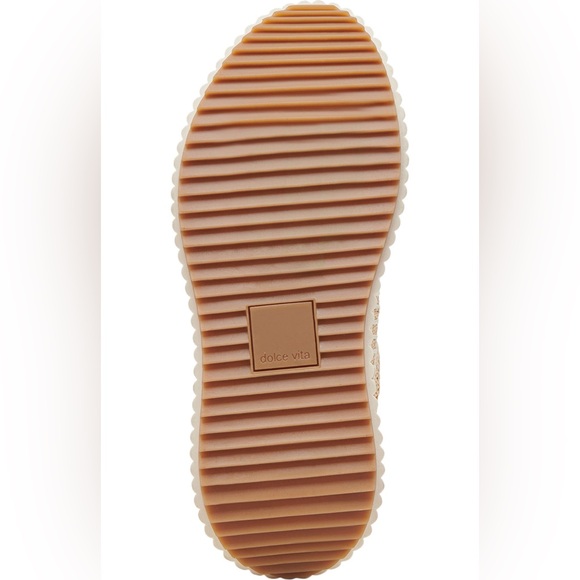 Dolce Vita Denae Platform Sneakers - Picture 3 of 10
